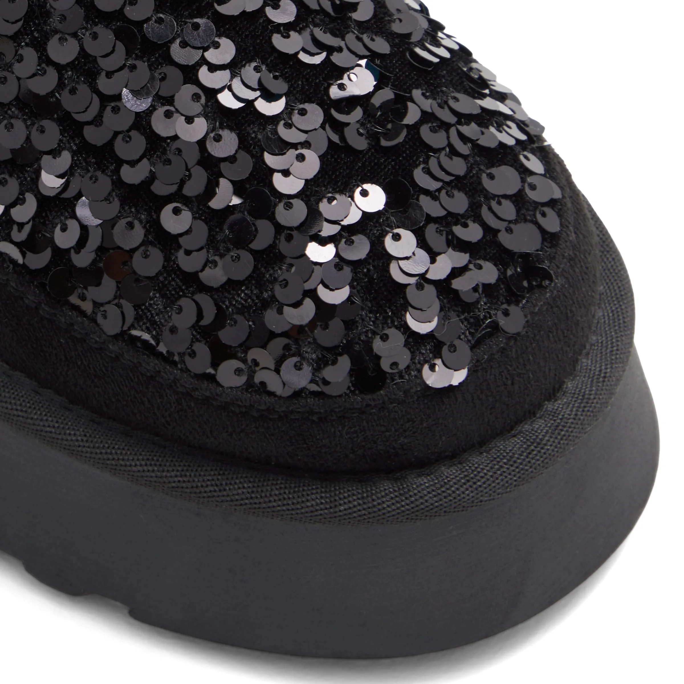 letstayin_5.webp Call It Spring Letstayin Black Overflow Shop